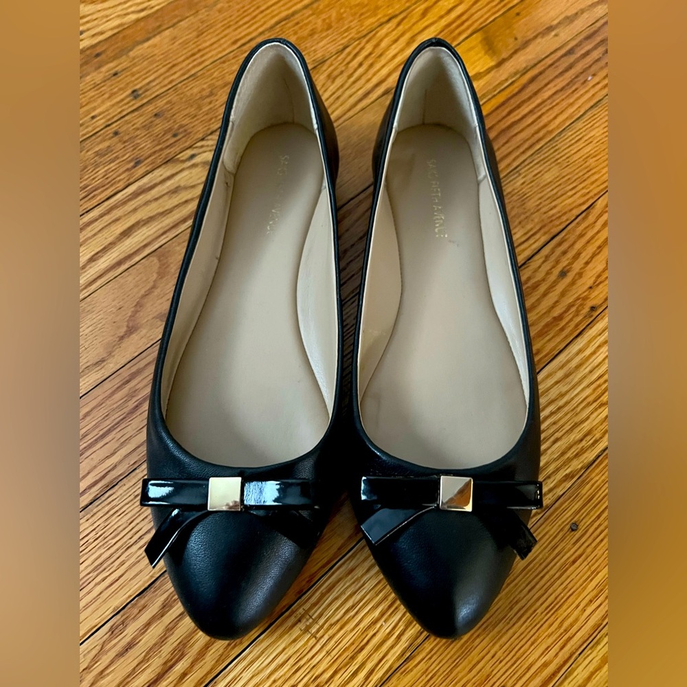 Saks Fifth Avenue Black Bow Tie Flats Leather Gold Dress mod emo kate spade